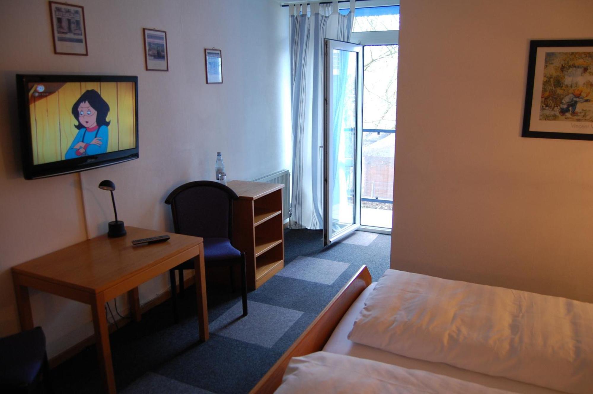 Hotel Johnel Хеннеф Экстерьер фото