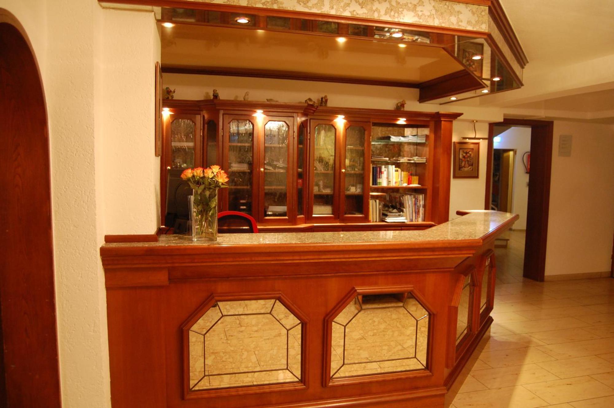 Hotel Johnel Хеннеф Экстерьер фото