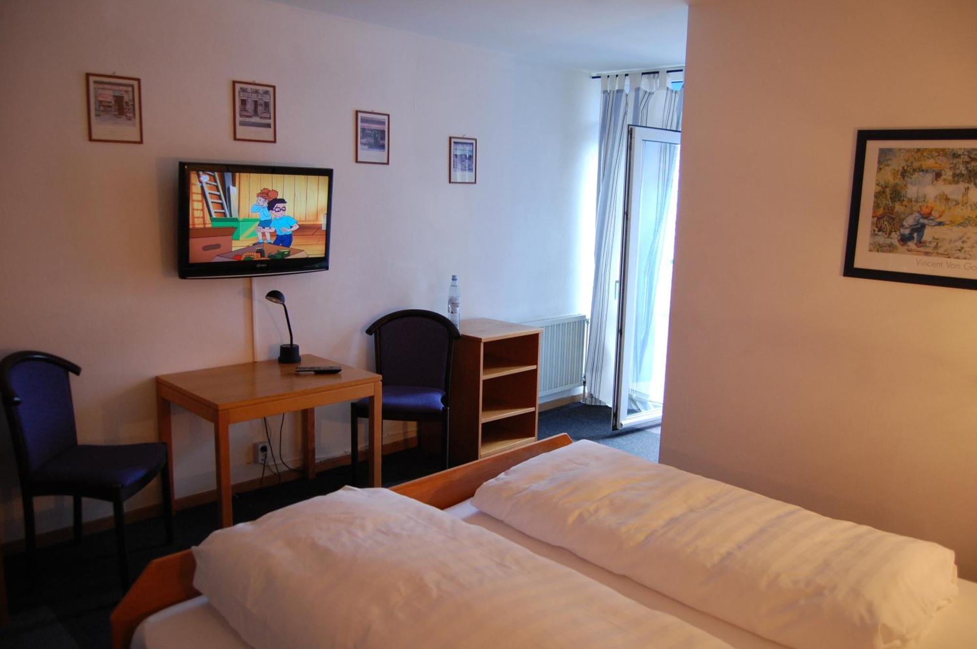 Hotel Johnel Хеннеф Экстерьер фото