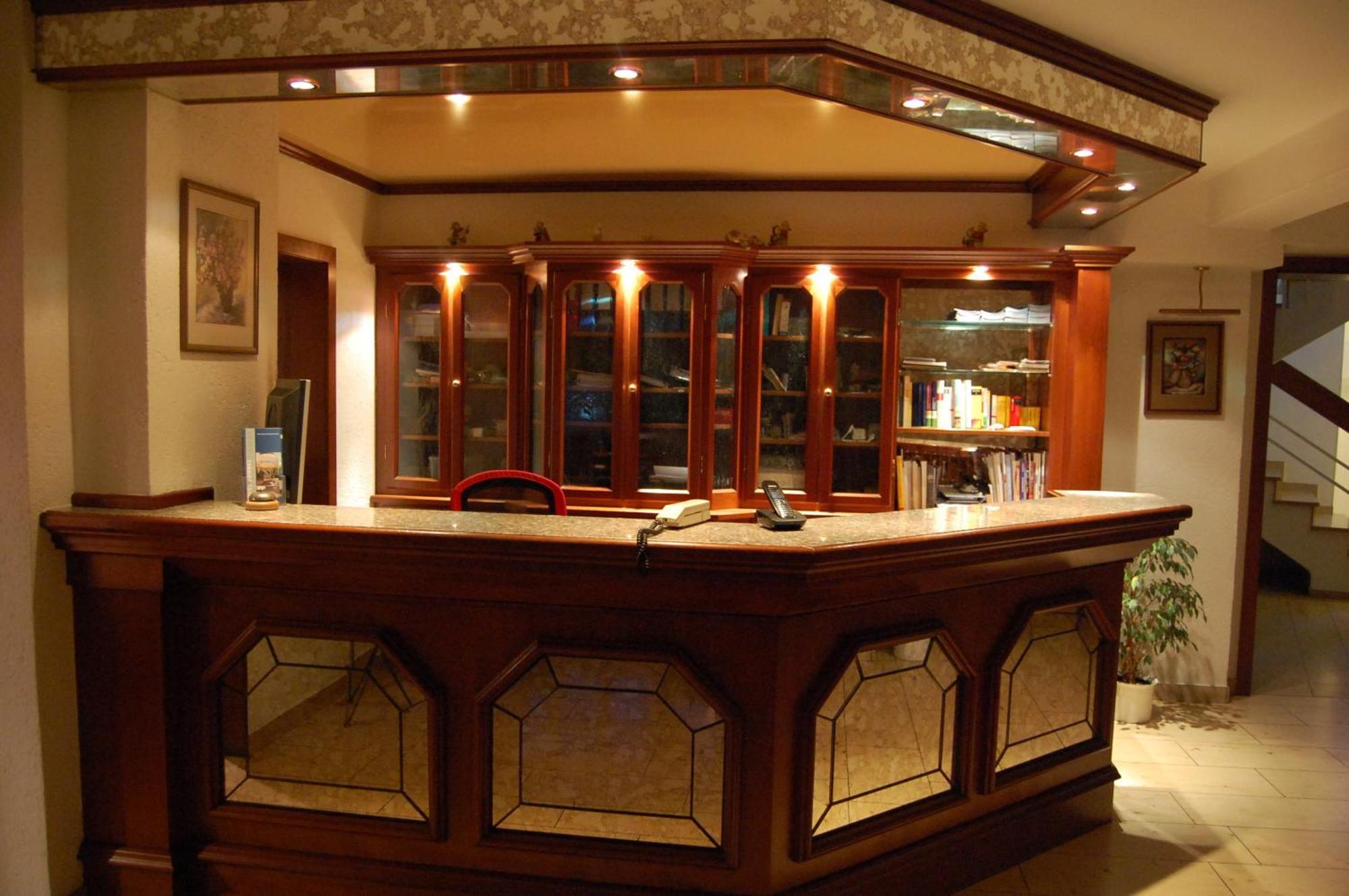 Hotel Johnel Хеннеф Экстерьер фото