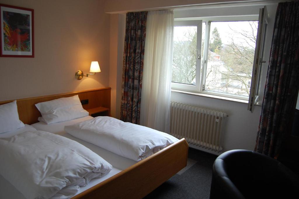 Hotel Johnel Хеннеф Номер фото